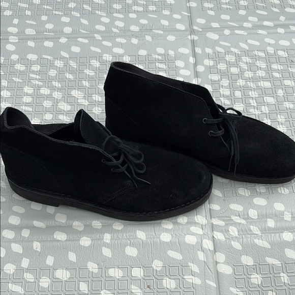 Men’s Clarks Black Suede Shoes - Picture 3 of 5